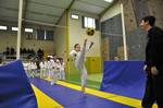 2011 - Compétition enfants à Mauguio en mars - coup de pied en hauteur n25