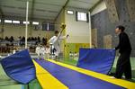 2011 - Compétition enfants à Mauguio en mars - coup de pied en hauteur n36
